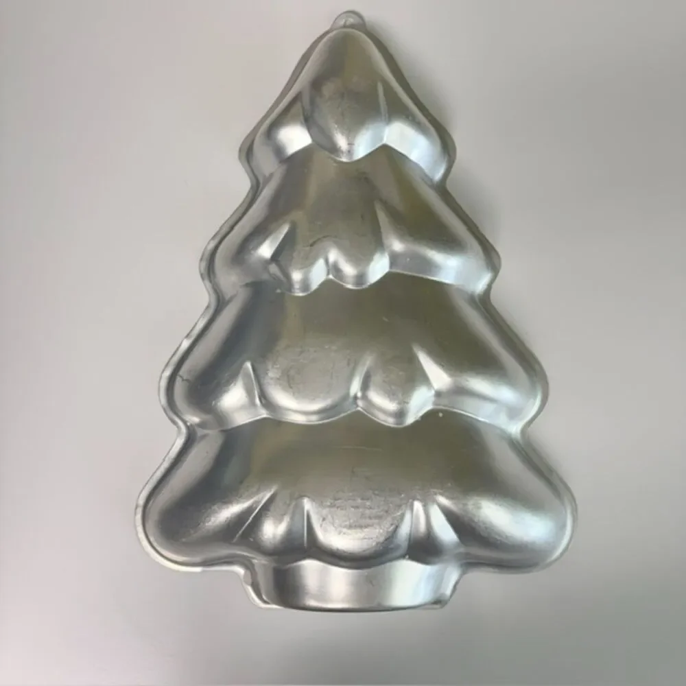 Vintage 1986 Wilton Christmas Tree Cake Pan 2105-9410 Aluminum 14 Inch